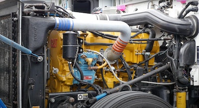 6NZ Cat engine in Mel Williams' 2003 Peterbilt 379